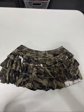Romwe small camo skort NWT